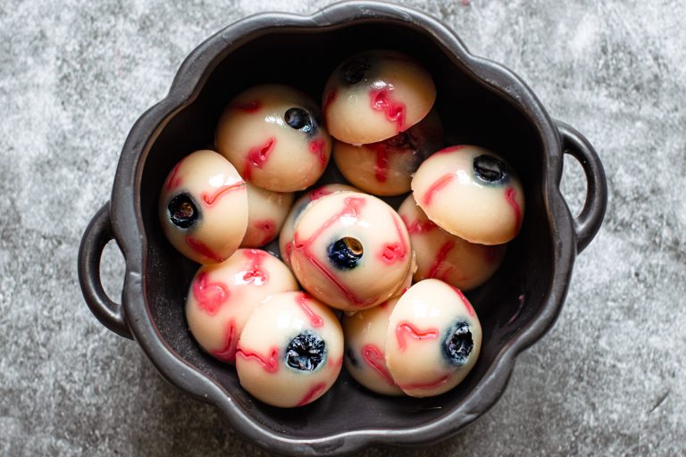 Juicy Treats: Fresh, Fruity Desserts That Burst with Flavor